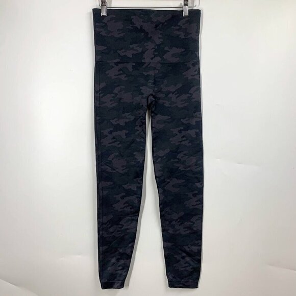 Spanx‎ Women's Camo Seamless Stretch Outdoor Hiking Cropped Leggings Size XL - Picture 2 of 12